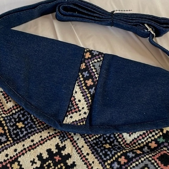 Canyon Sky Multicolor Patterned Crossbody Bag - Picture 2 of 5